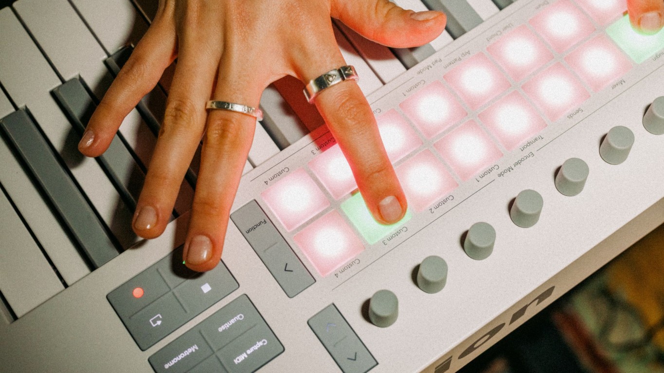 Novation Launchkey 61 Mk4 White - Teclado maestro - Variation 8