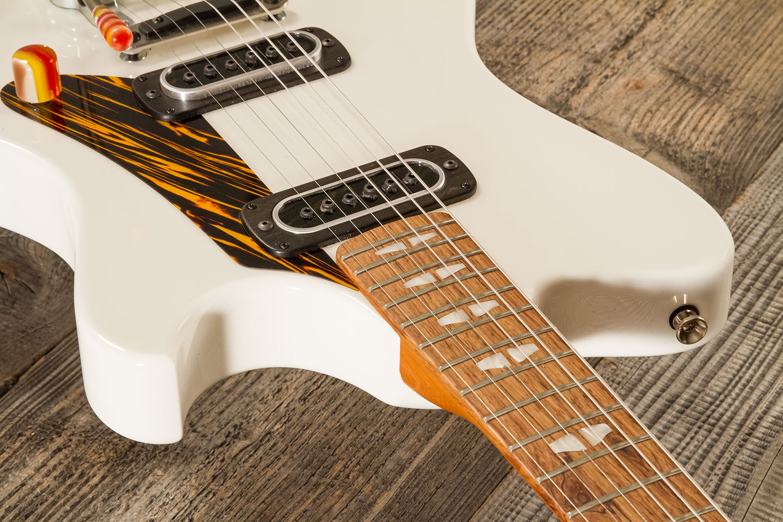 Powers Electric A-type Pf42 Vibrato 2s Trem Rw #a672 - Moonlight White - Guitarra electrica retro rock - Variation 6