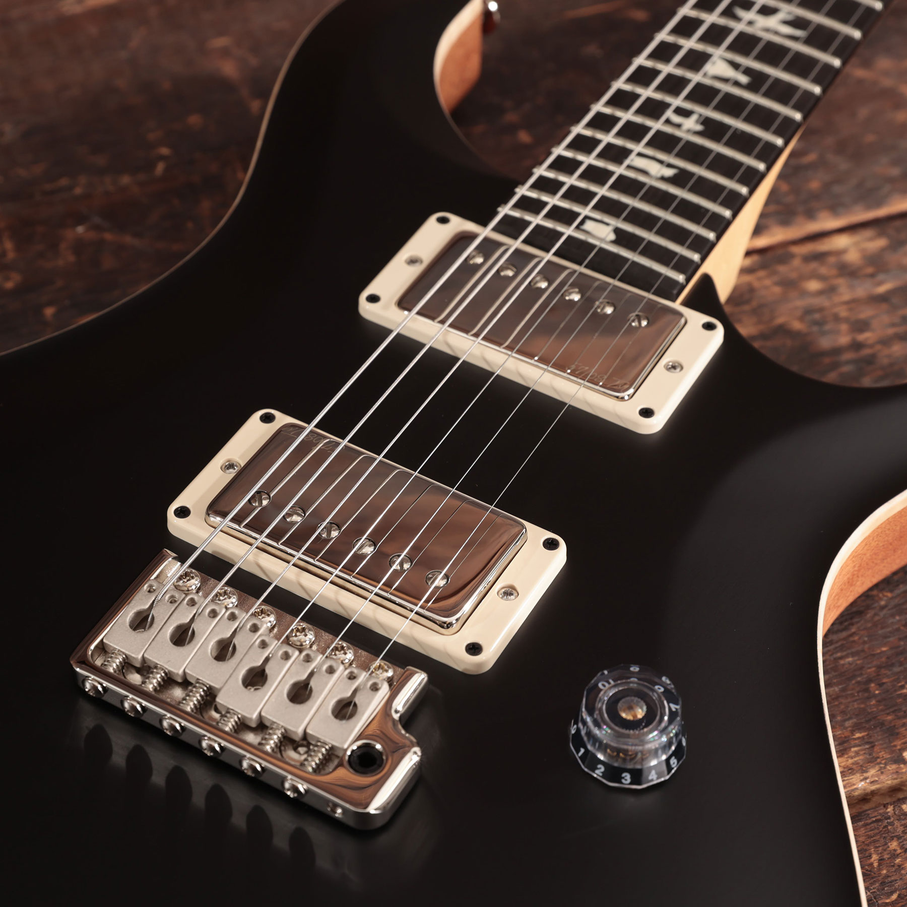Prs Ce 24 Satin Bolt-on Usa Ltd 2h Trem Rw - Black - Guitarra eléctrica de doble corte - Variation 2