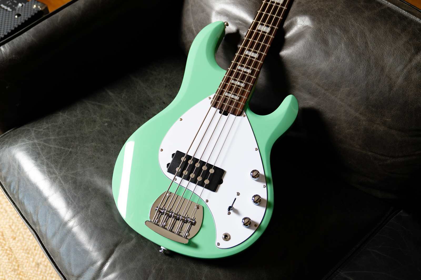 Sterling By Musicman Stingray4  5-cordes 1h Jat - Seafoam Green - Bajo eléctrico de cuerpo sólido - Variation 3