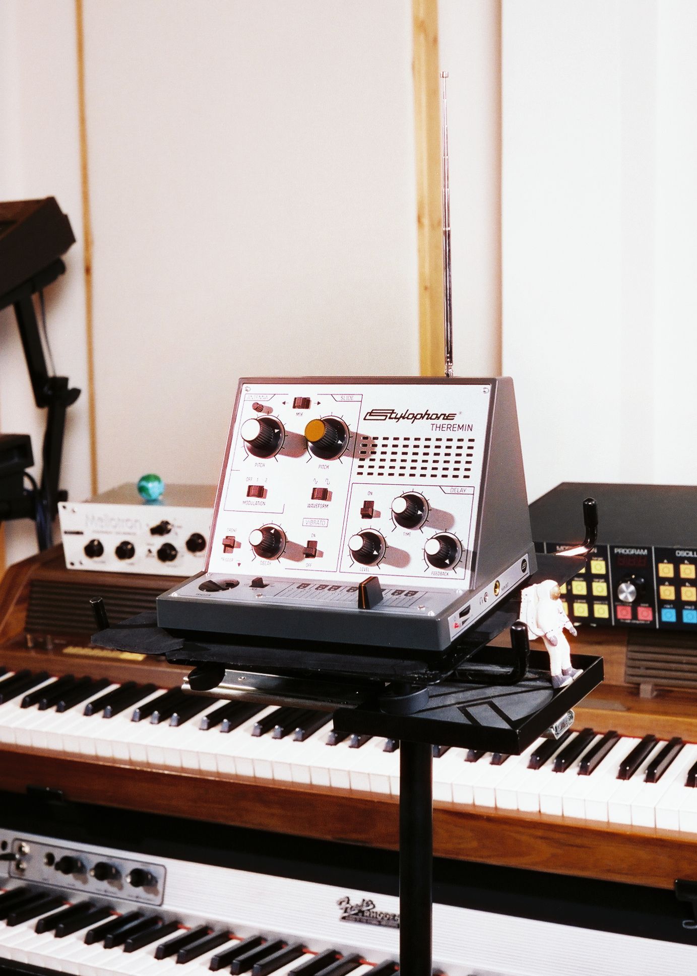 Stylophone Theremin - Sintetizador - Variation 3