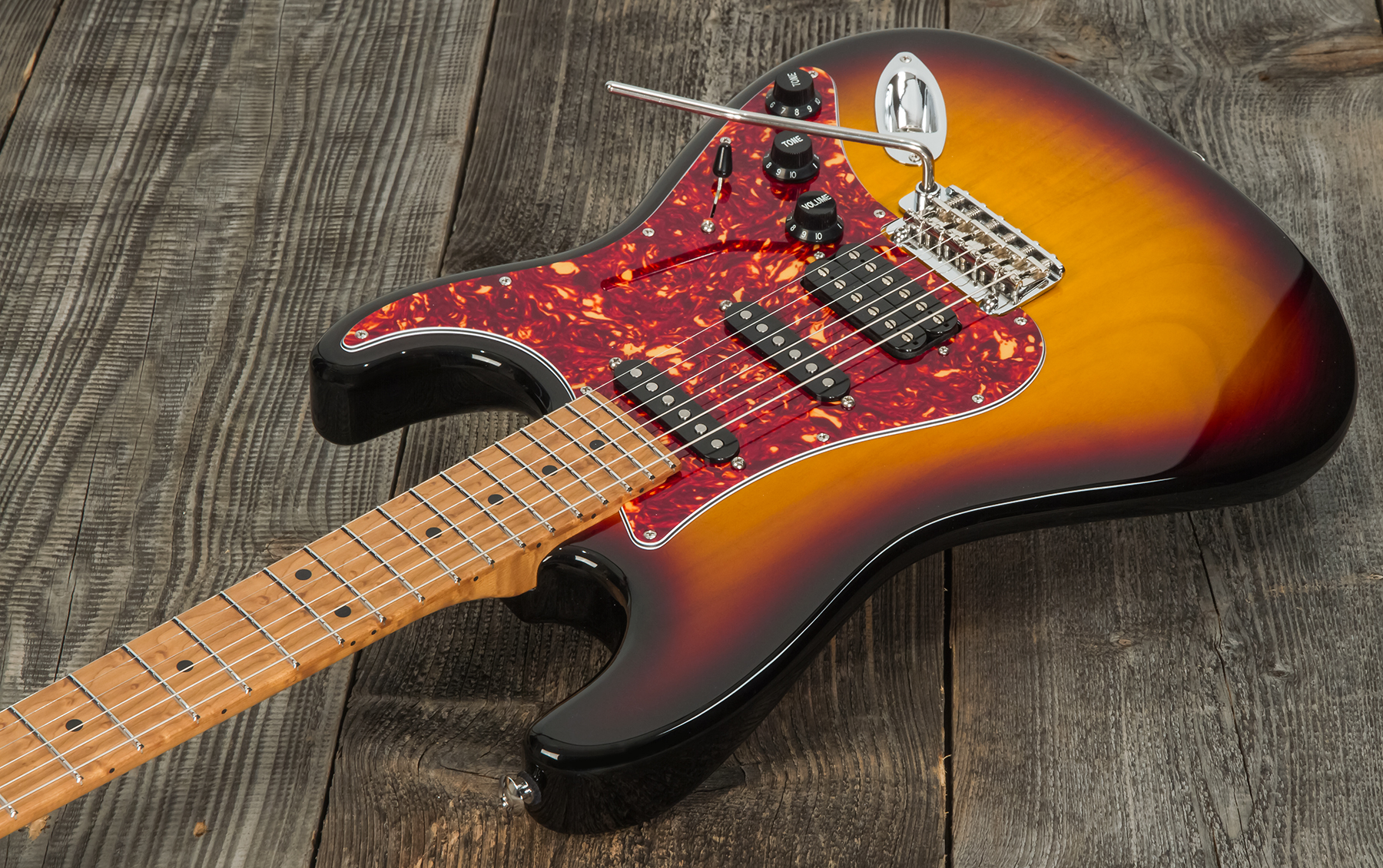 Suhr Classic S Paulownia 01-ltd-0021 Hss Trem Mn - 3 Tone Burst - Guitarra eléctrica con forma de str. - Variation 2