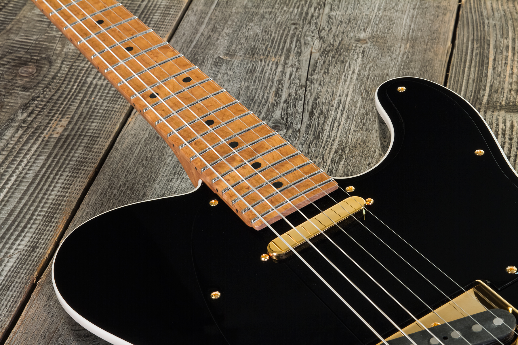 Suhr Mateus Asato Classic 01-sig-0030 Signature 2s  Ht Mn - Black - Guitarra eléctrica con forma de tel - Variation 4