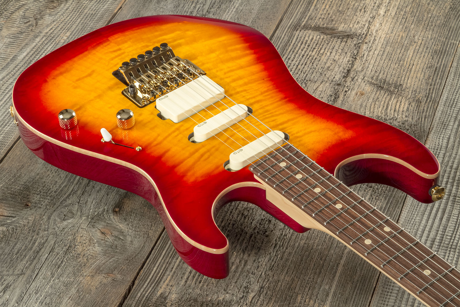Suhr Standard Legacy 01-ltd-0030 Hss Emg Fr Rw #72940 - Aged Cherry Burst - Guitarra eléctrica con forma de str. - Variation 2