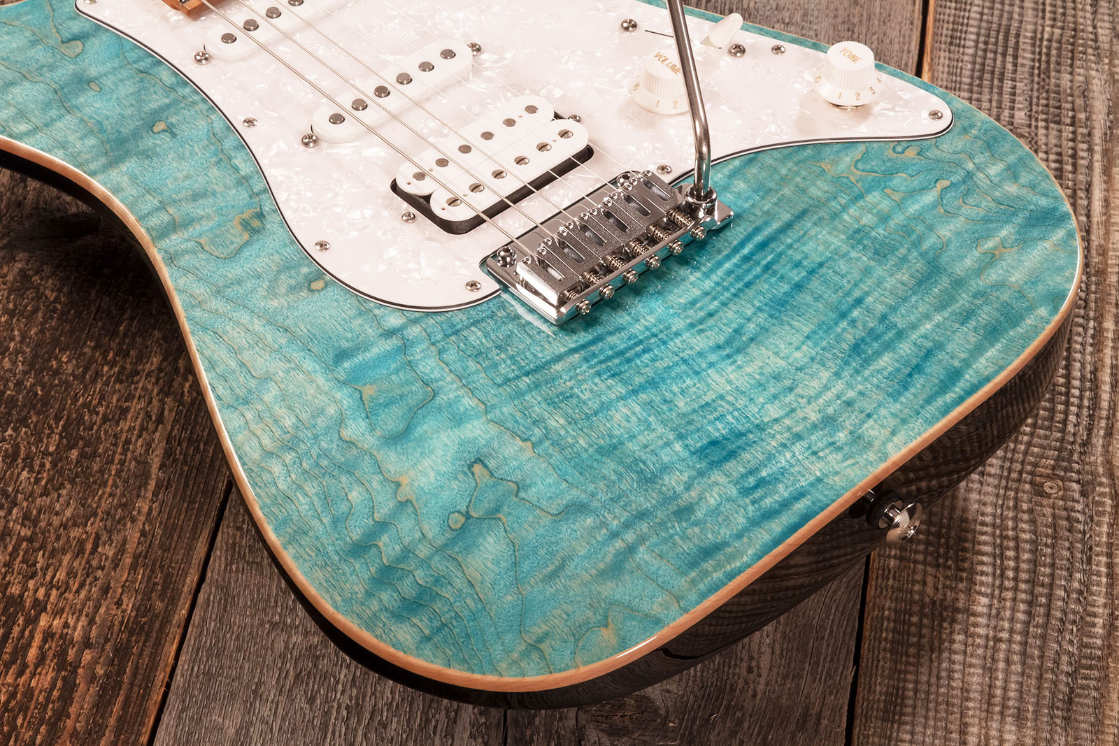 Suhr Standard Plus 01-stp-0041 Usa Hss Trem Mn #72737 - Bahama Blue - Guitarra eléctrica con forma de str. - Variation 4