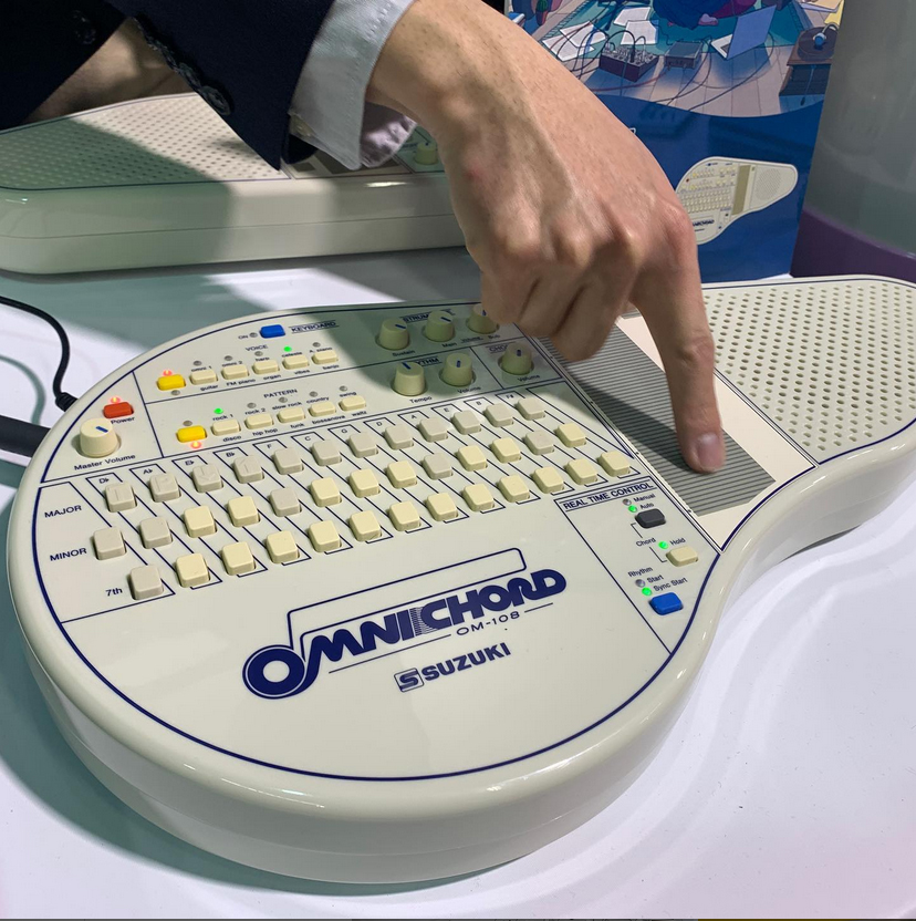 Suzuki Omnichord Om108 - Sintetizador - Variation 1