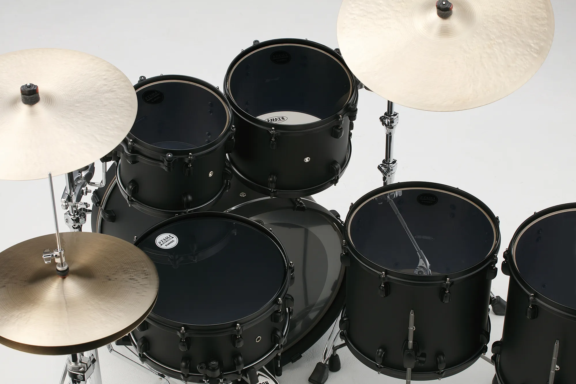 Tama Starclassic Performer Limited Ed. Blacked Out Black - 5 FÛts - Fat Black - Batería acústica rock - Variation 4