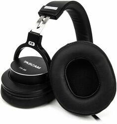 Auriculares de estudio cerrados Tascam TH-06