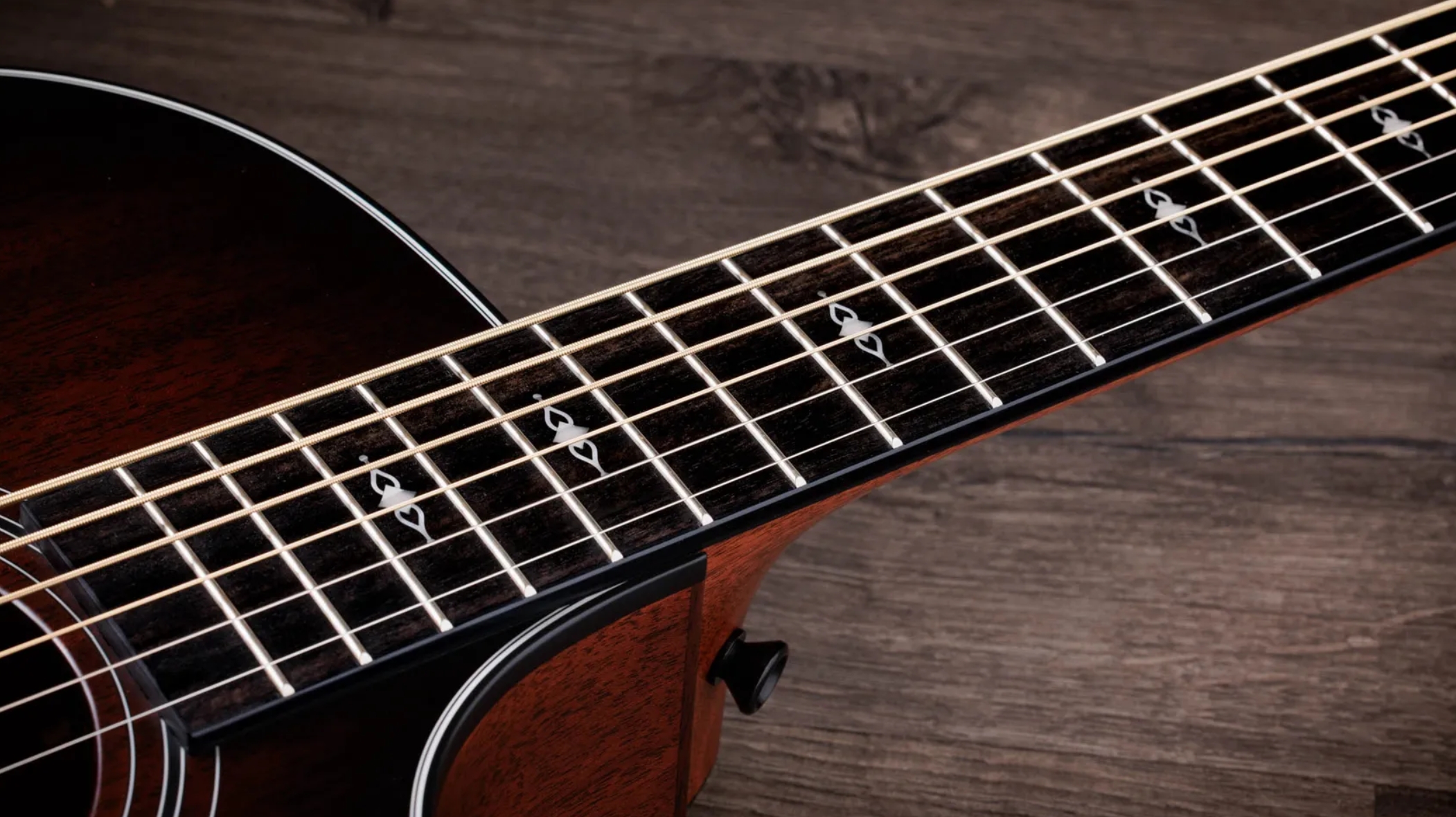 Taylor 324ce Baritone 6 Ltd Grand Auditorium Cw Tout Acajou Eb Es2 - Shaded Edgeburst Top Satin - Guitarra folk - Variation 2
