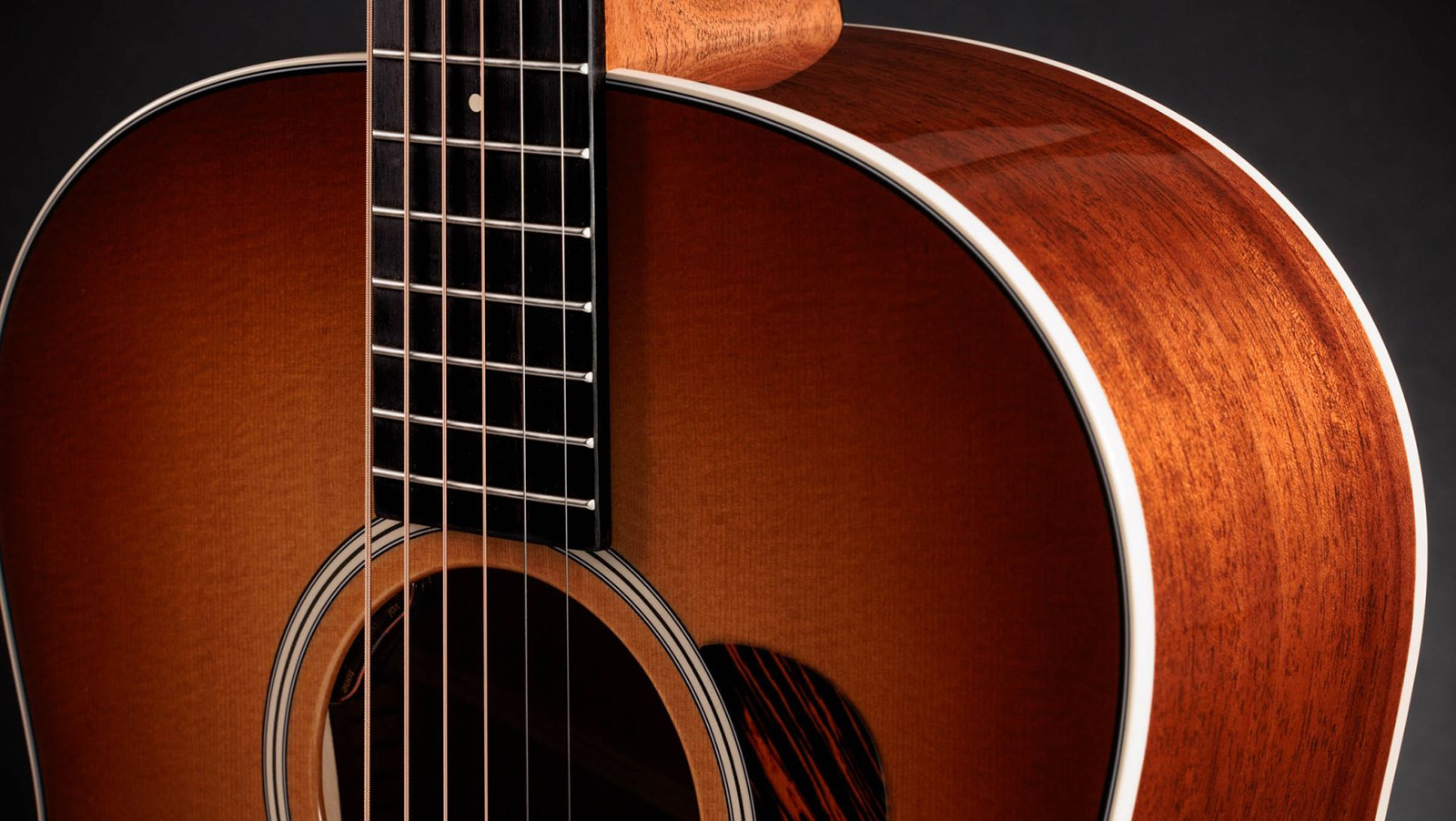 Taylor 517e Sb Gold Label Grand Pacific Epicea Acajou Eb - Sunburst Firestripe Pickguard - Guitarra folk - Variation 2
