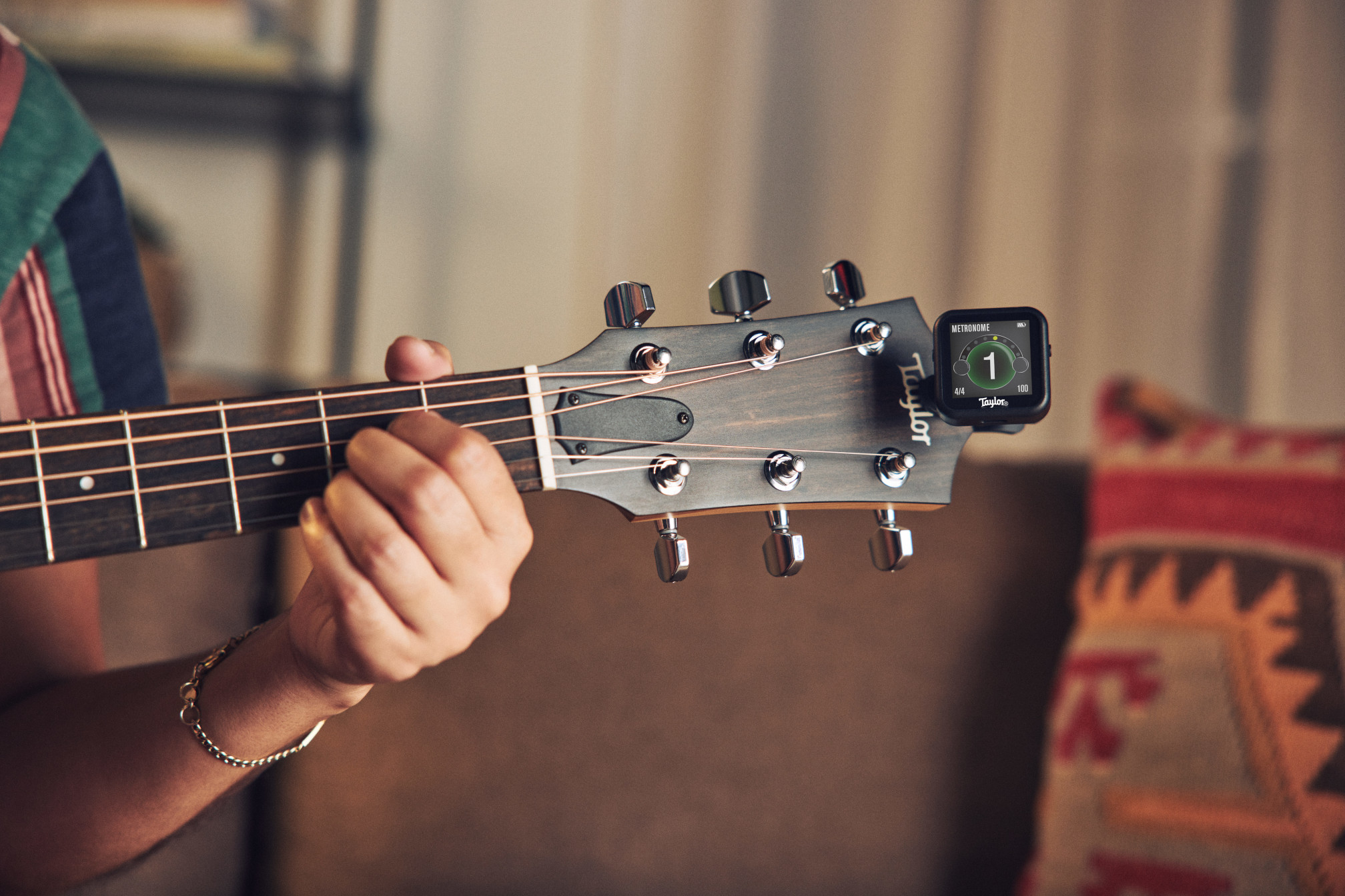 Taylor Beacon Clip-on Digital 5-way Accessory Black - Afinador de guitarra - Variation 17