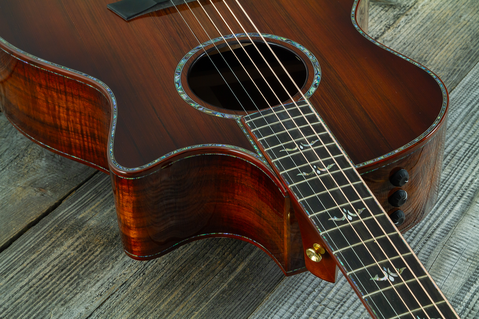 Taylor Custom Shop Grand Auditorium Cw Redwood / Koa Eb Es2 #1211143039 #1210103110 - Shaded Edgeburst - Guitarra folk - Variation 6
