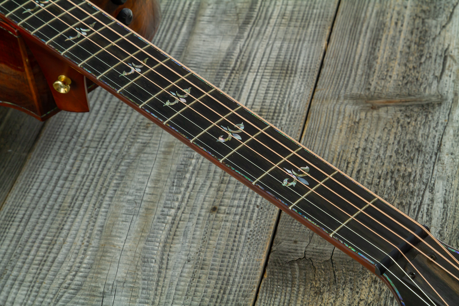 Taylor Custom Shop Grand Auditorium Cw Redwood / Koa Eb Es2 #1211143039 #1210103110 - Shaded Edgeburst - Guitarra folk - Variation 7