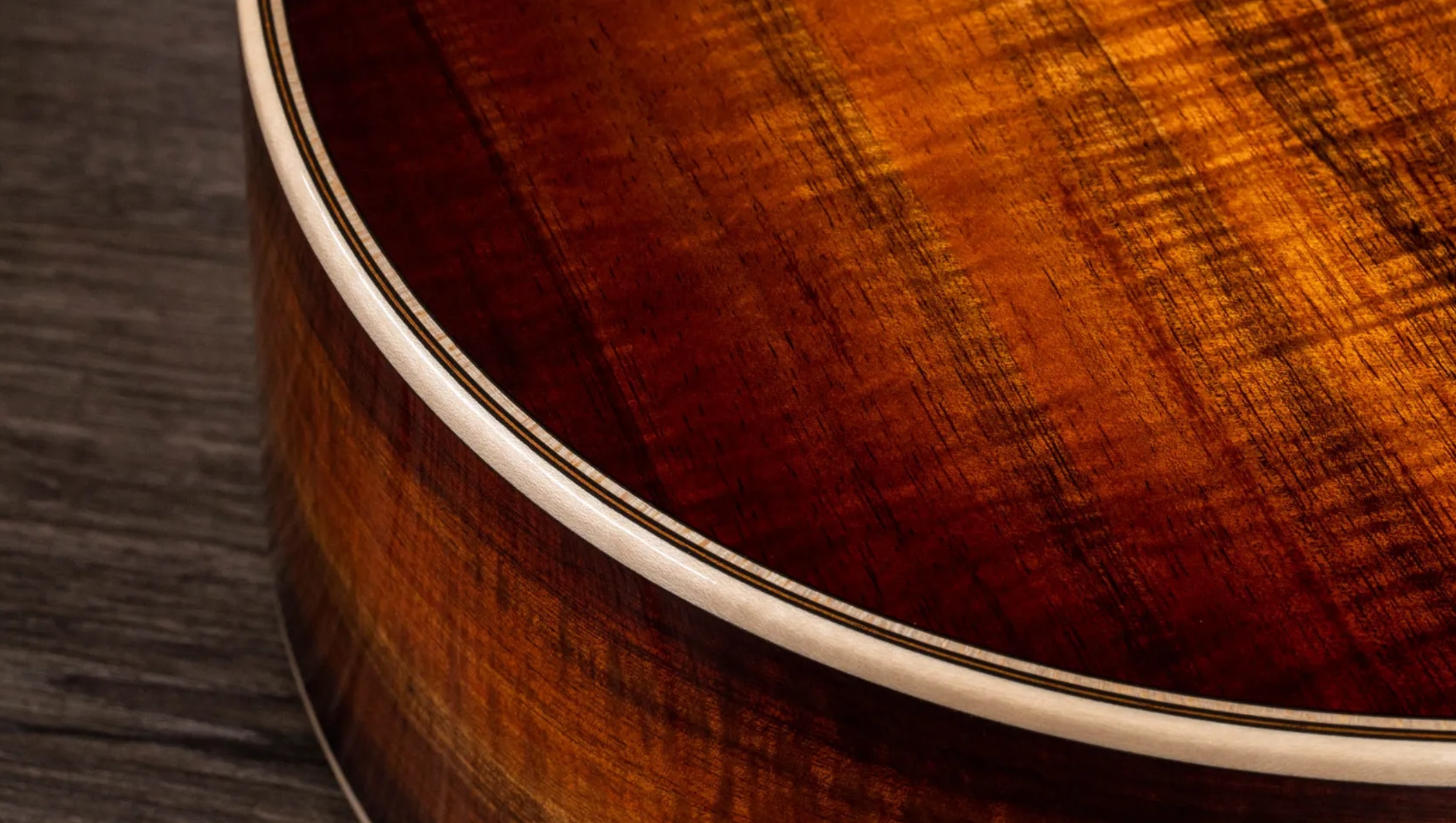 Taylor K22ce 12-fret Grand Concert Cw Shsc Tout Koa Eb Es2 - Dark Edgeburst - Guitarra folk - Variation 2