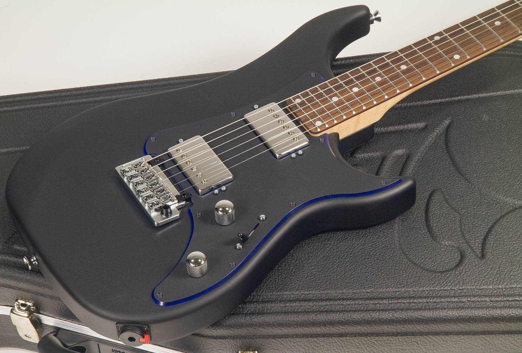 Vigier Excalibur Indus Hh Trem Rw - Textured Black - Guitarra eléctrica de doble corte - Variation 1