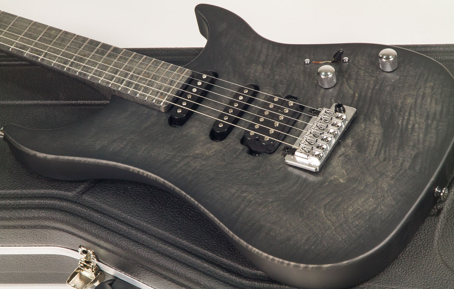 Vigier Excalibur Ultra Blues Hss Trem Mn - Velour Noir - Guitarra eléctrica con forma de str. - Variation 2