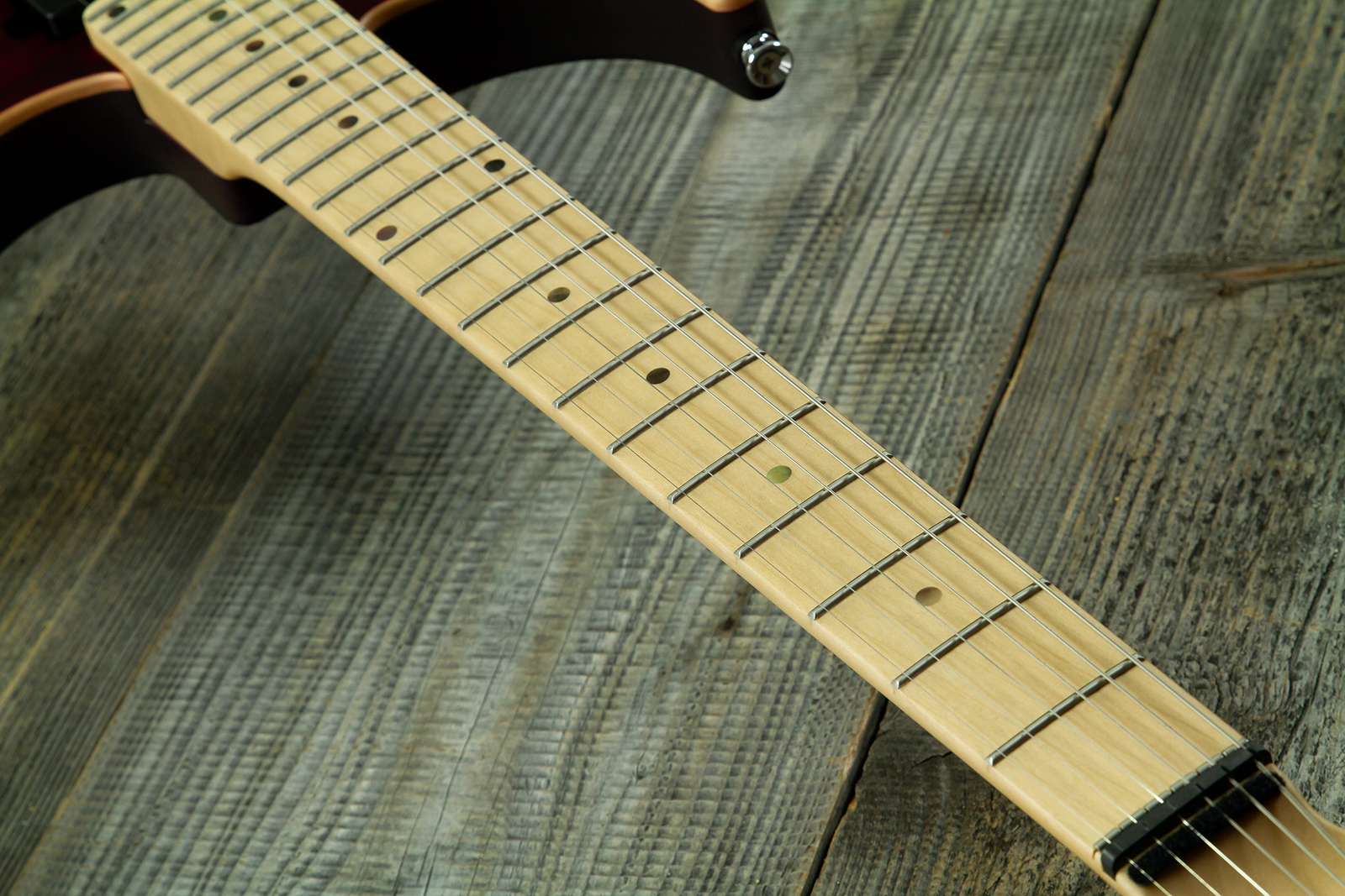 Vigier Excalibur Ultra Hsh Trem Mn - Double Ruby Fade Matte - Guitarra eléctrica con forma de str. - Variation 4