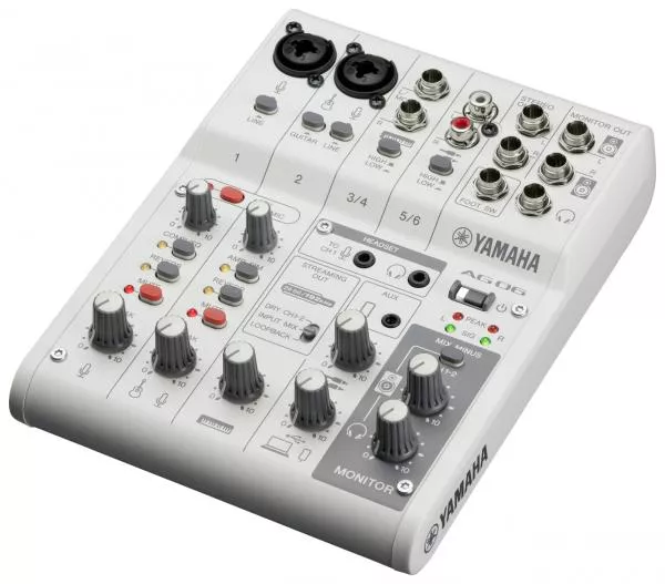 Mesa de mezcla analógica Yamaha Ag06 Mk2 WH